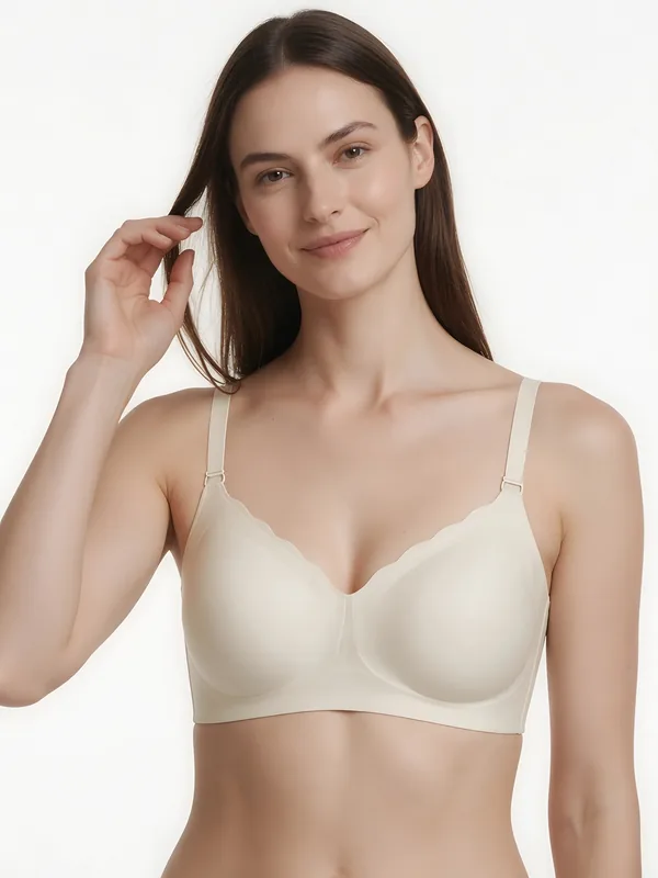 Scallop-Edge Bra, Cream, model, front