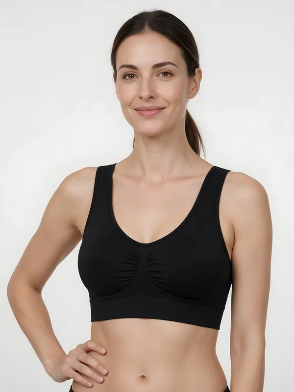Seamless Scoop-Neck Bra in Black